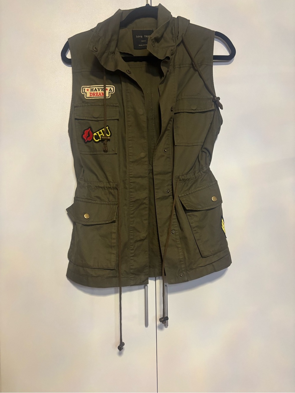 Love Tree Olive Green Utility Hooded Vest with Patch Details